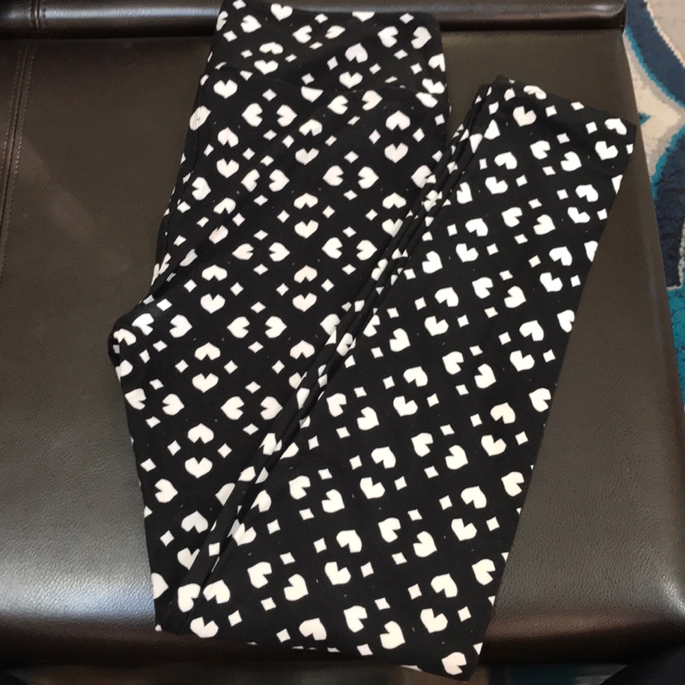 Lularoe OS black and cream leggings